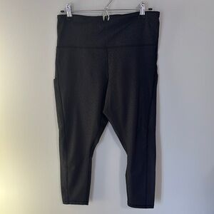 Athleta Ultimate Stash Pocket Embossed 7/8 Black High-Waisted Leggings